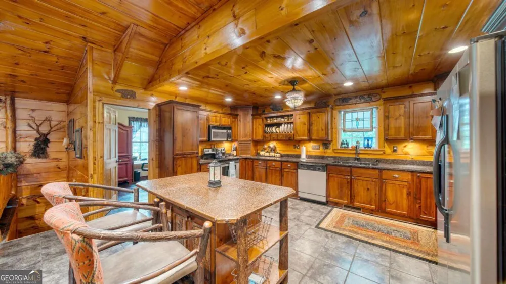 911 Summit WAY Blairsville, GA 30512