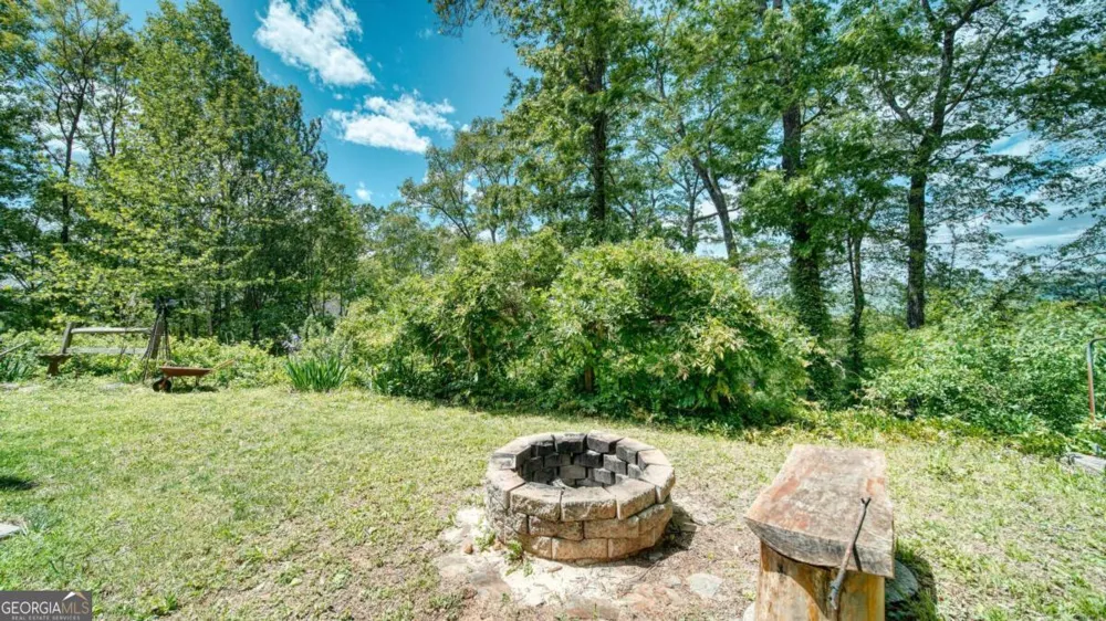 911 Summit WAY Blairsville, GA 30512