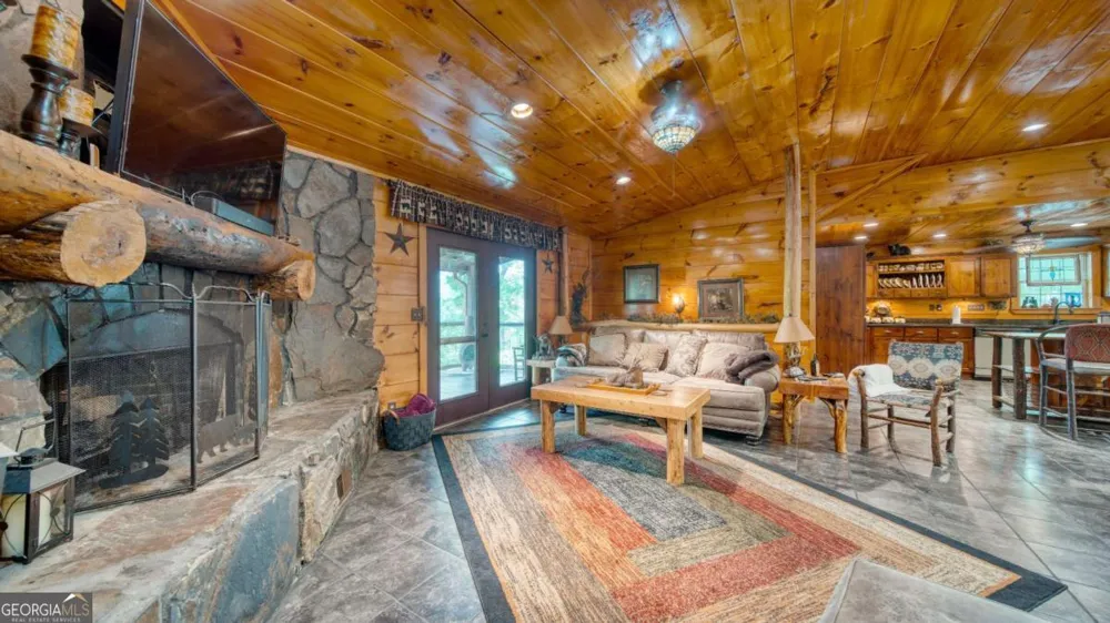 911 Summit WAY Blairsville, GA 30512