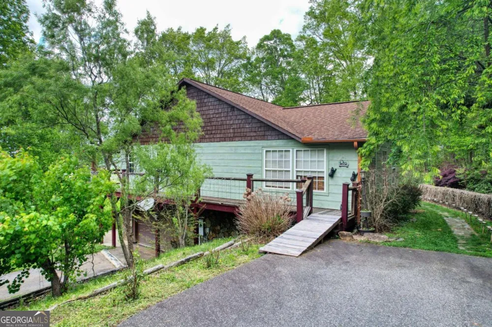 911 Summit WAY Blairsville, GA 30512