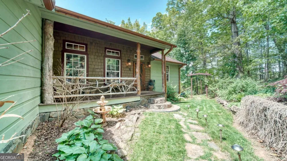 911 Summit WAY Blairsville, GA 30512