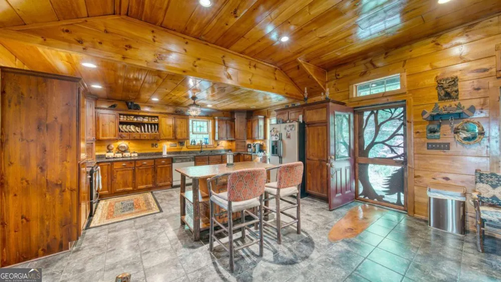 911 Summit WAY Blairsville, GA 30512