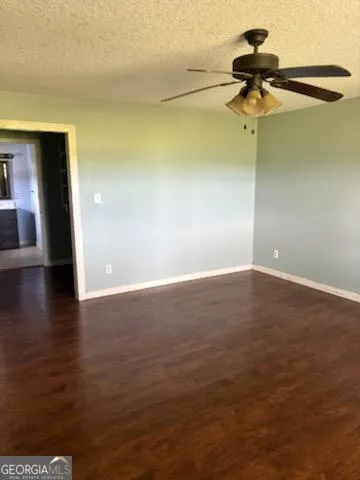128 Oaktree LN Alma, GA 31510