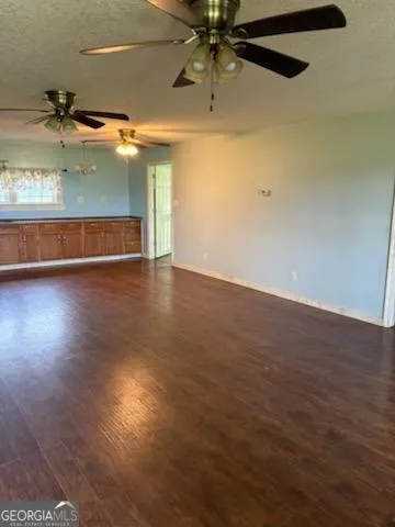 128 Oaktree LN Alma, GA 31510