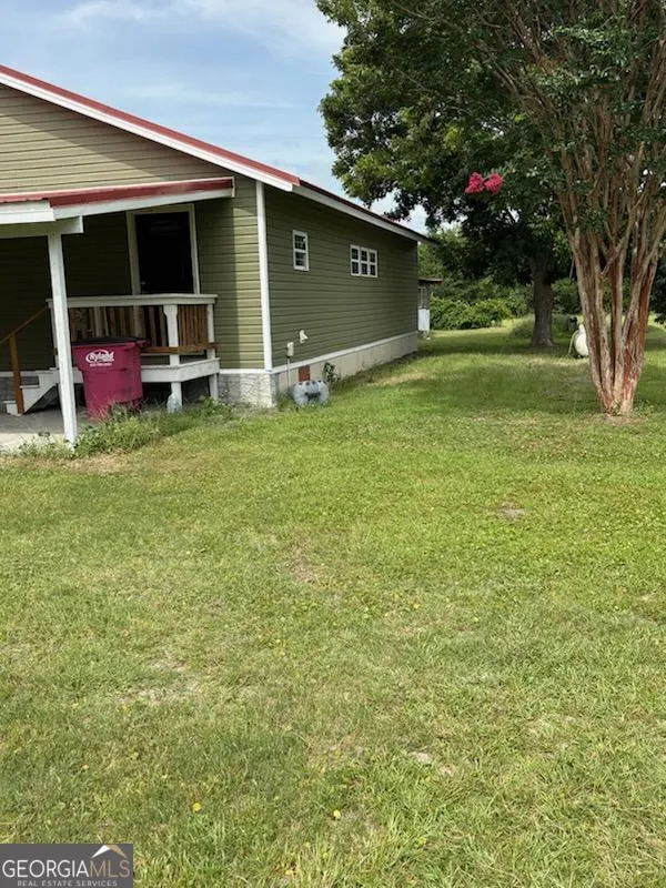 128 Oaktree LN Alma, GA 31510
