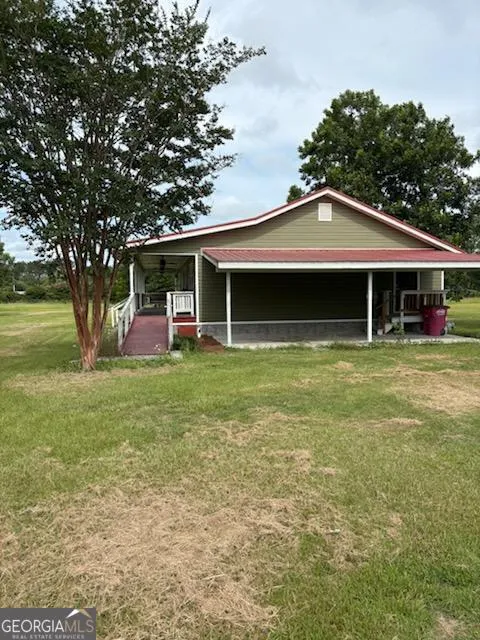 128 Oaktree LN Alma, GA 31510