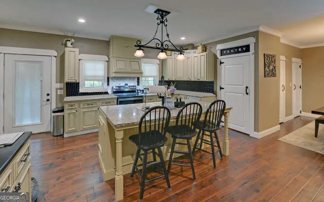 1330 McCannon Morris RD Hull, GA 30646
