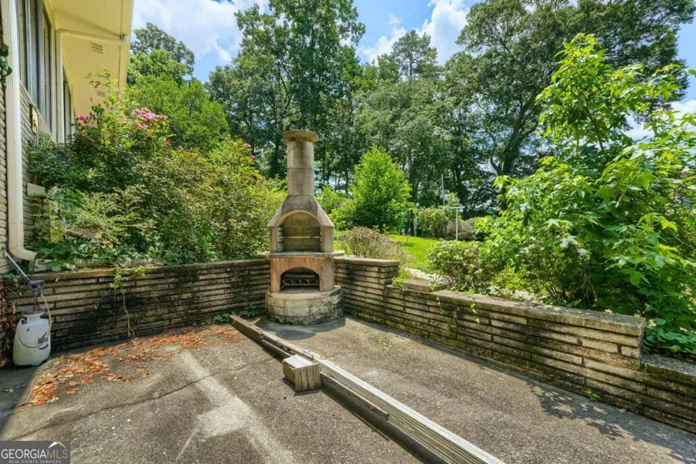 1909 Lake Lucerne WAY SW Lilburn, GA 30047