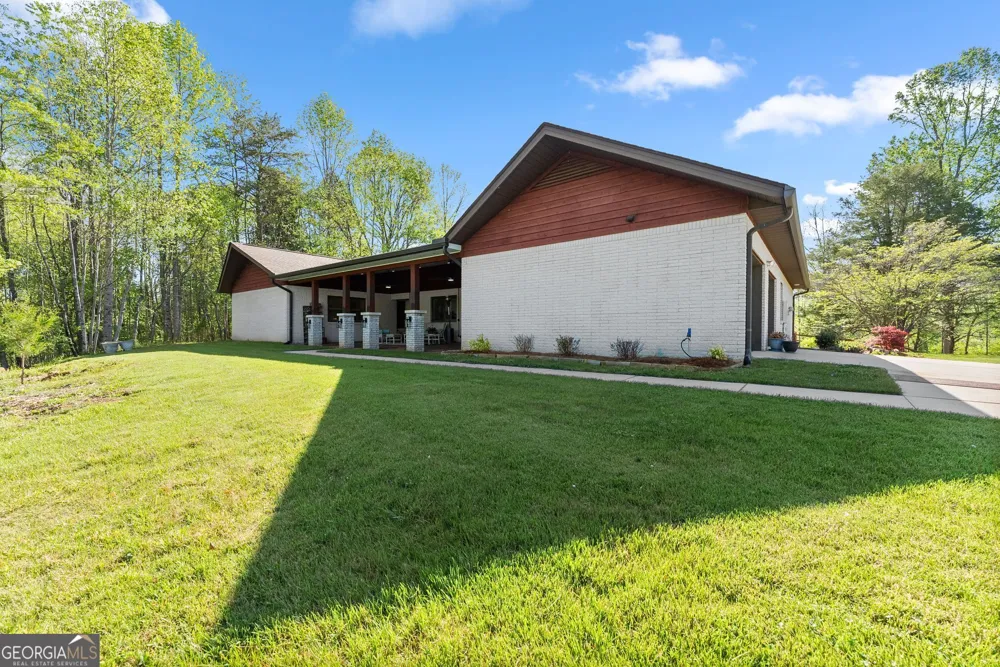 153 Trackrock Gap RD Blairsville, GA 30512