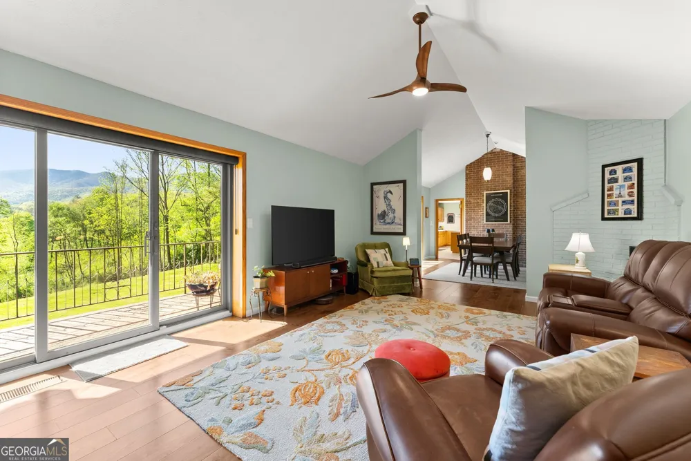 153 Trackrock Gap RD Blairsville, GA 30512