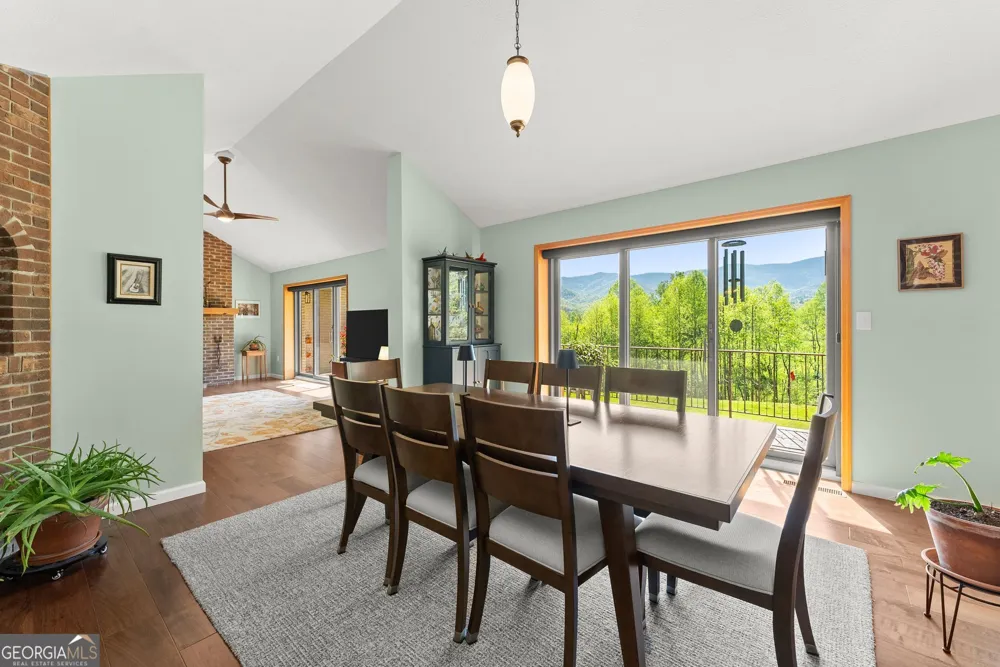153 Trackrock Gap RD Blairsville, GA 30512