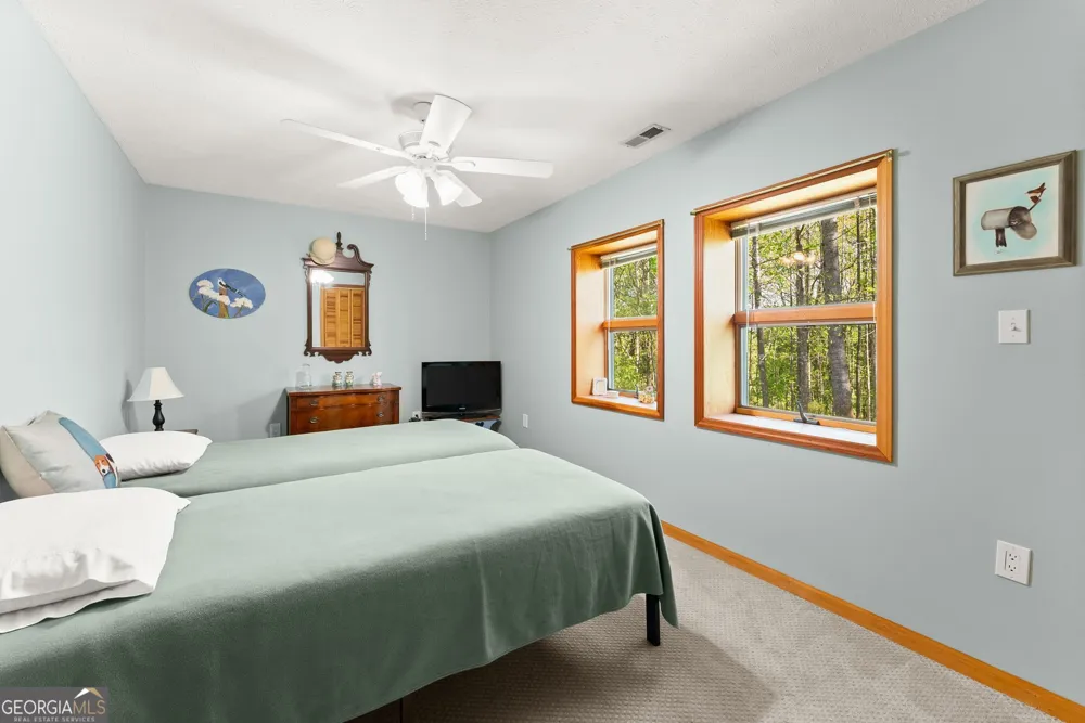 153 Trackrock Gap RD Blairsville, GA 30512