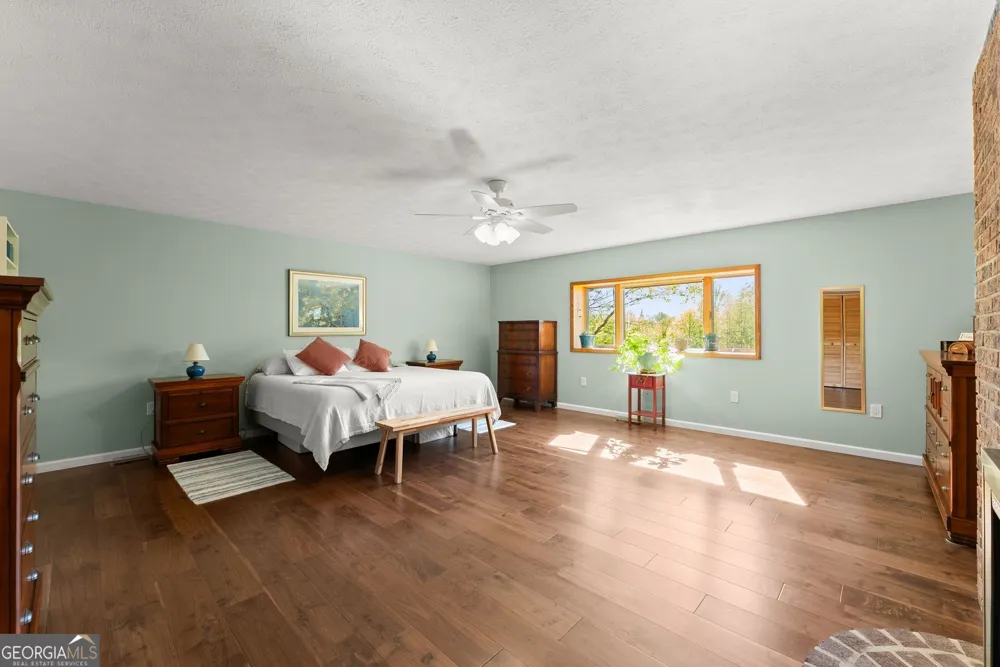 153 Trackrock Gap RD Blairsville, GA 30512