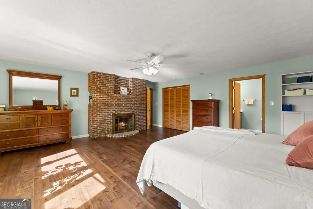 153 Trackrock Gap RD Blairsville, GA 30512