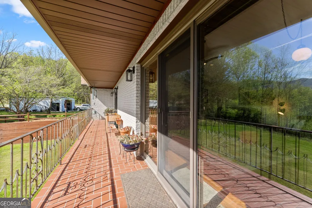 153 Trackrock Gap RD Blairsville, GA 30512