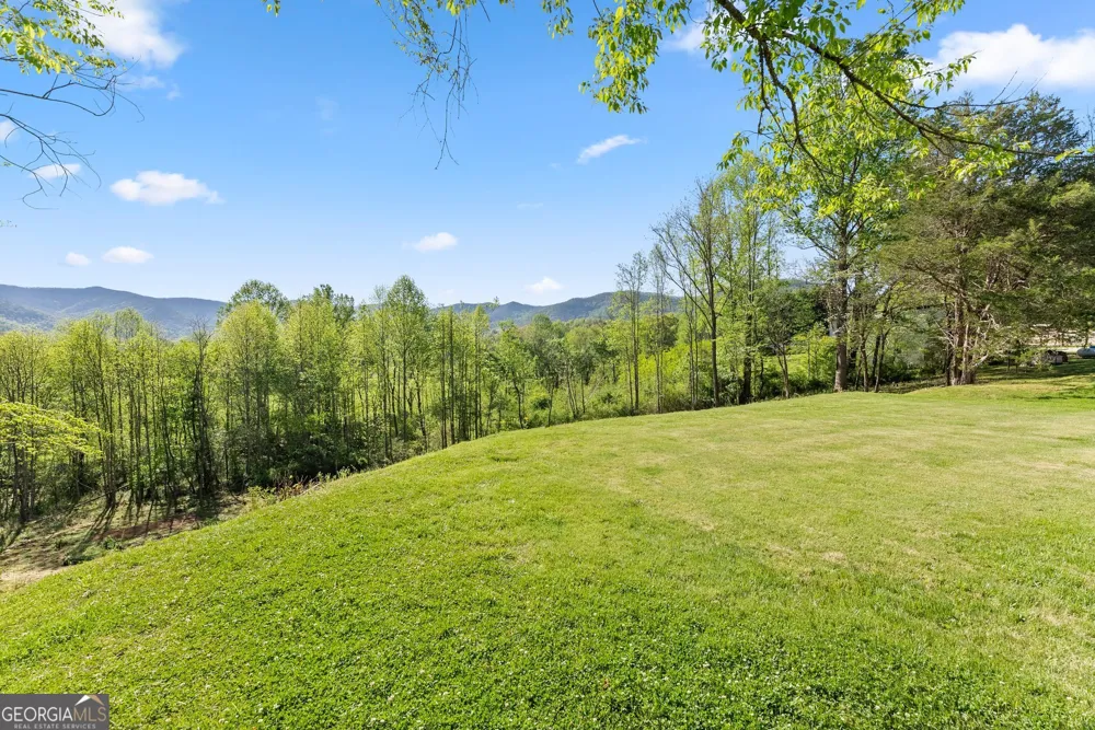 153 Trackrock Gap RD Blairsville, GA 30512