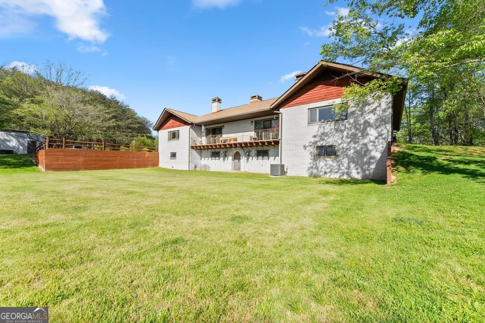 153 Trackrock Gap RD Blairsville, GA 30512