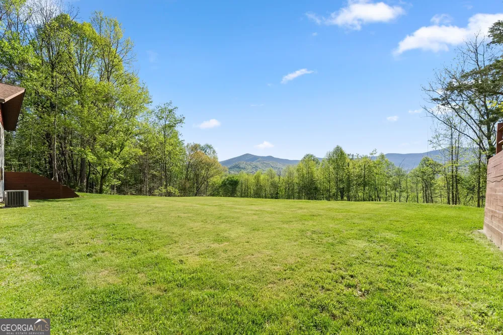 153 Trackrock Gap RD Blairsville, GA 30512