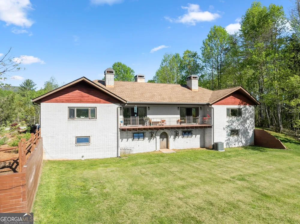 153 Trackrock Gap RD Blairsville, GA 30512