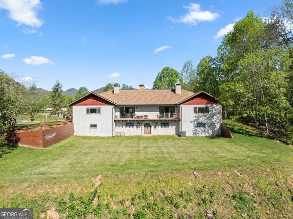 153 Trackrock Gap RD Blairsville, GA 30512