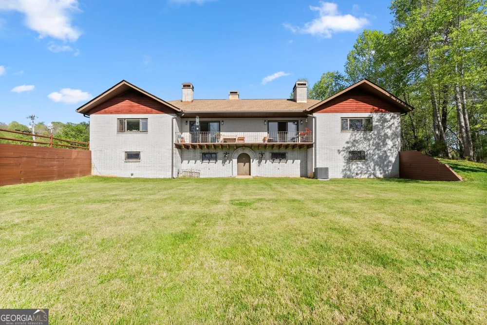 153 Trackrock Gap RD Blairsville, GA 30512