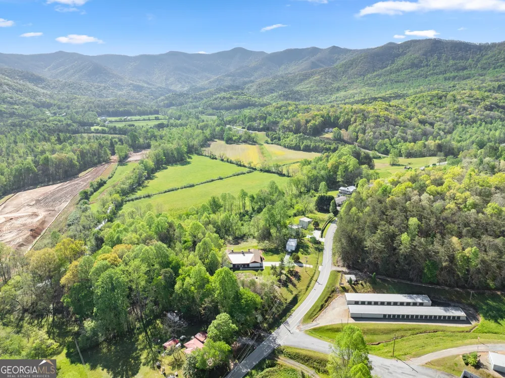 153 Trackrock Gap RD Blairsville, GA 30512