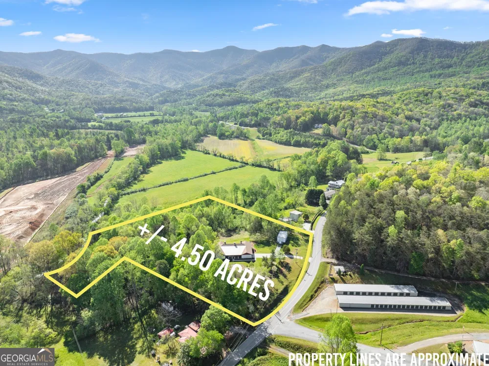 153 Trackrock Gap RD Blairsville, GA 30512