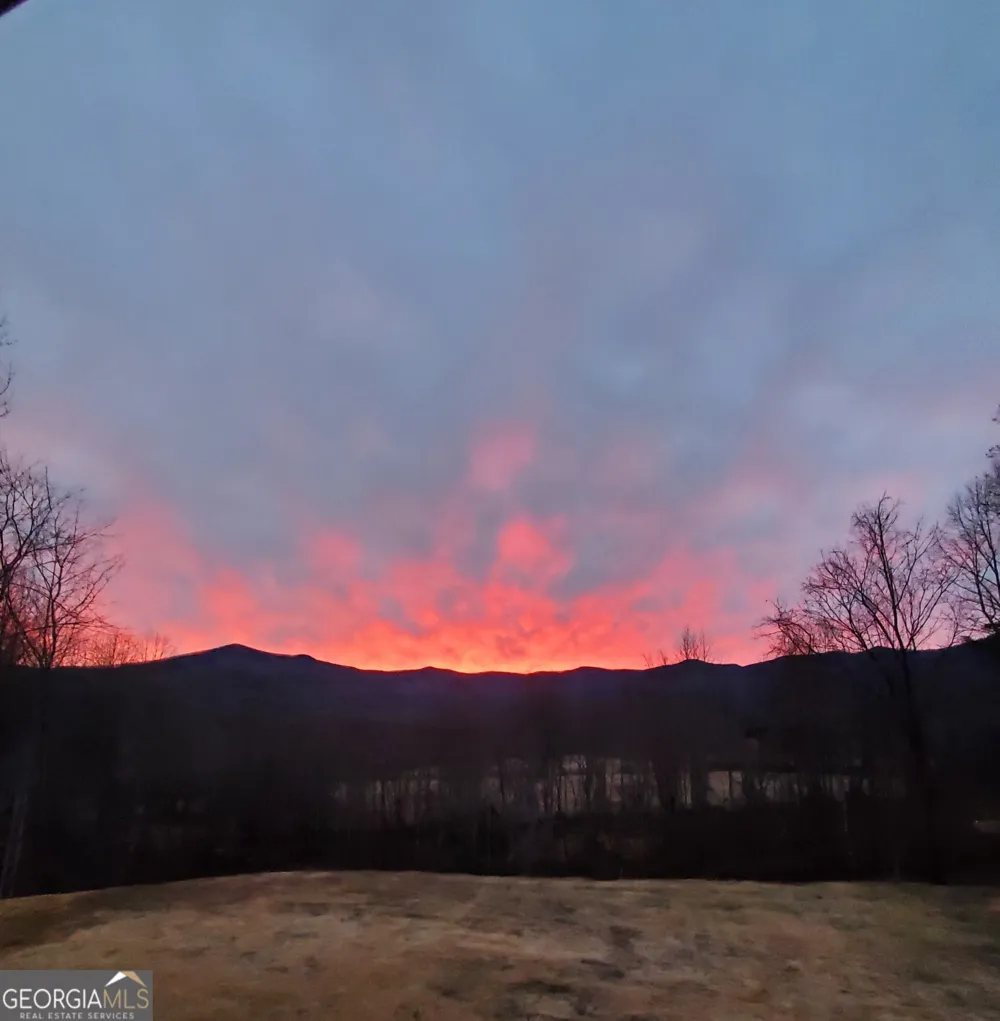 153 Trackrock Gap RD Blairsville, GA 30512