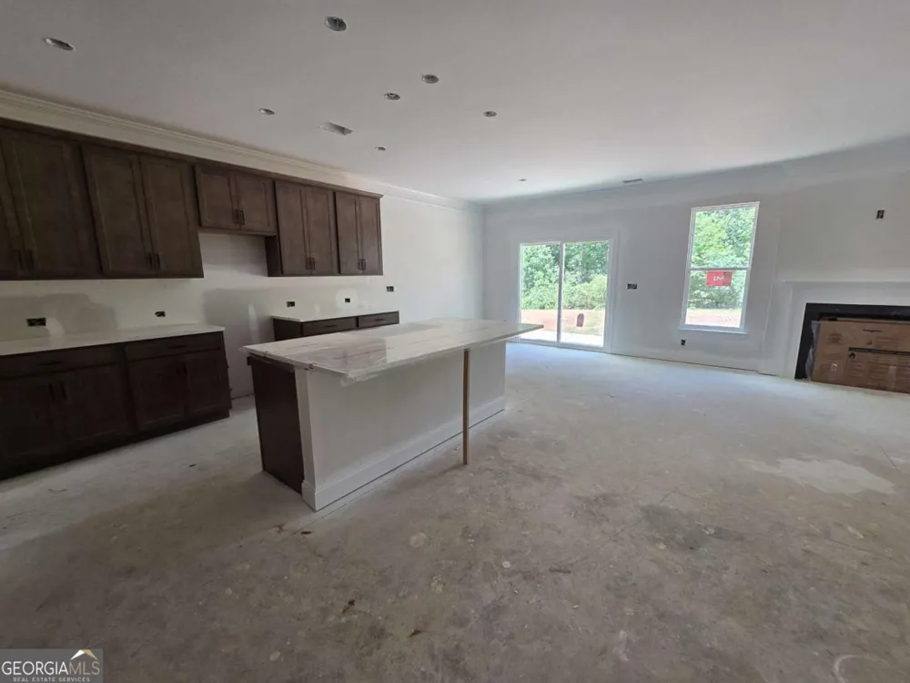 372 Conifer LN Ball Ground, GA 30107