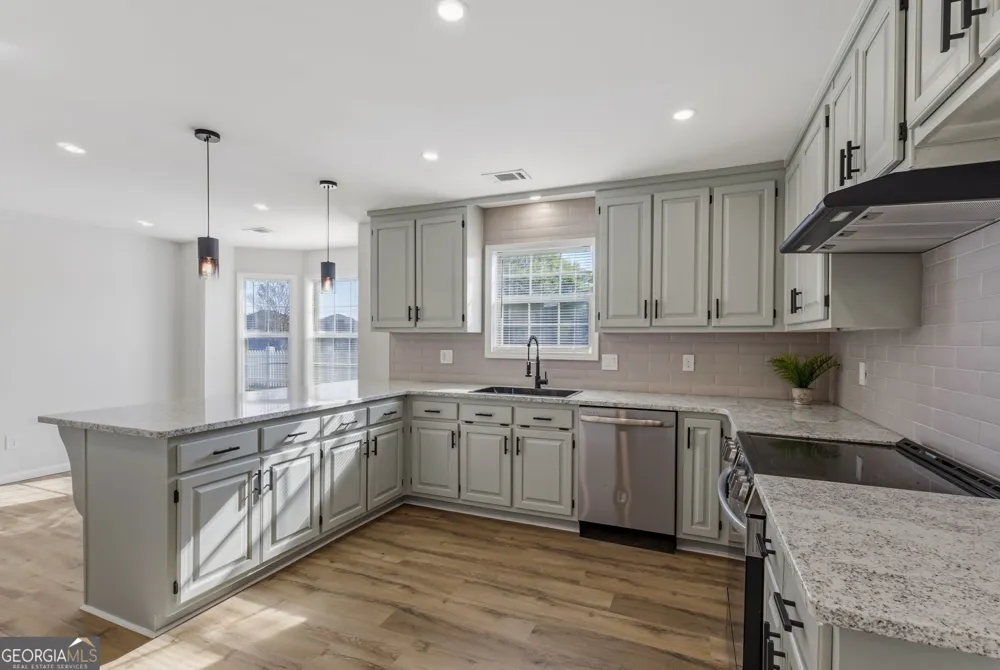87 Park Ln Warner Robins, GA 31093