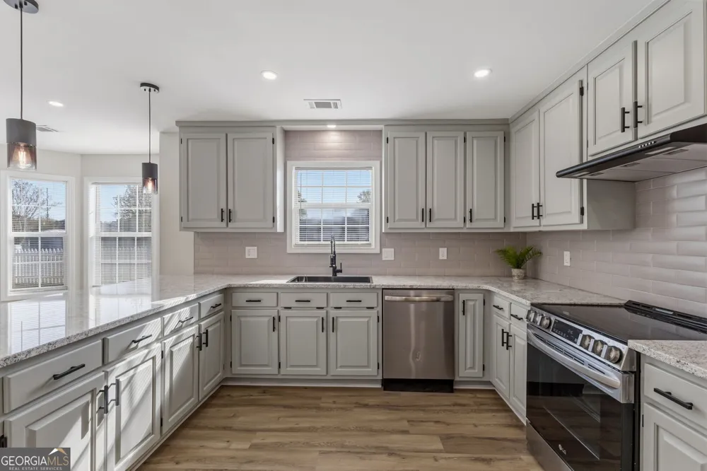 87 Park Ln Warner Robins, GA 31093