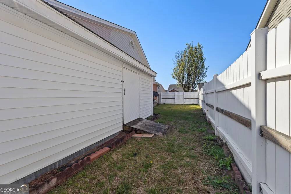 87 Park Ln Warner Robins, GA 31093