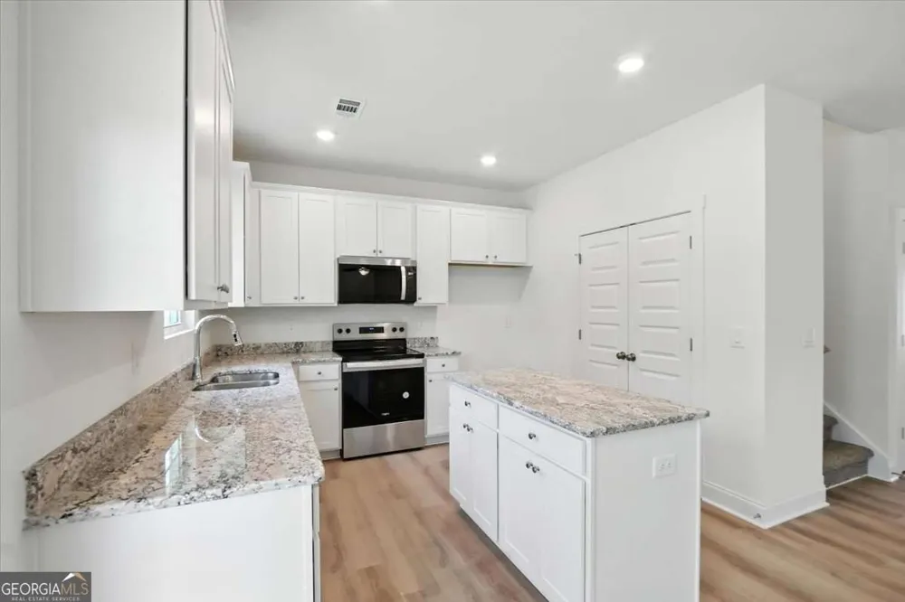 305 Rachel LN Hartwell, GA 30643