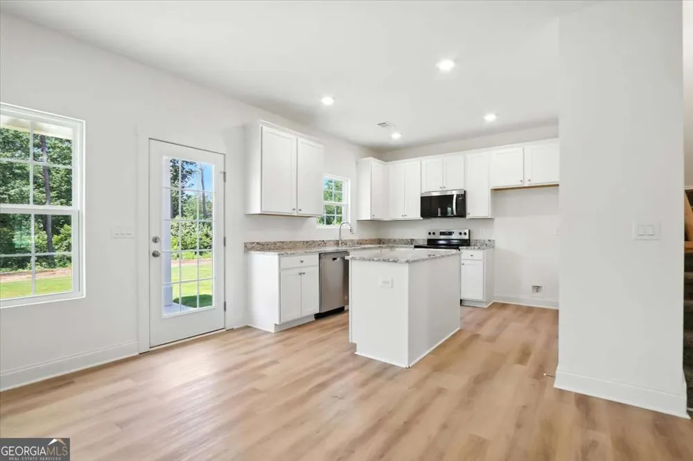 305 Rachel LN Hartwell, GA 30643