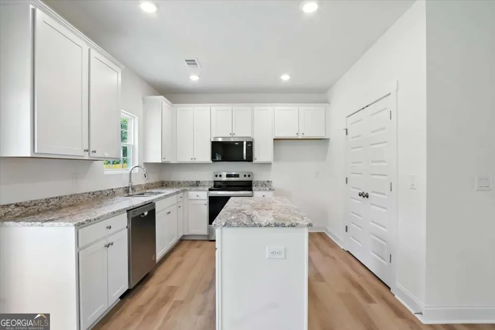 305 Rachel LN Hartwell, GA 30643