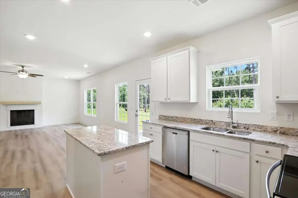 305 Rachel LN Hartwell, GA 30643