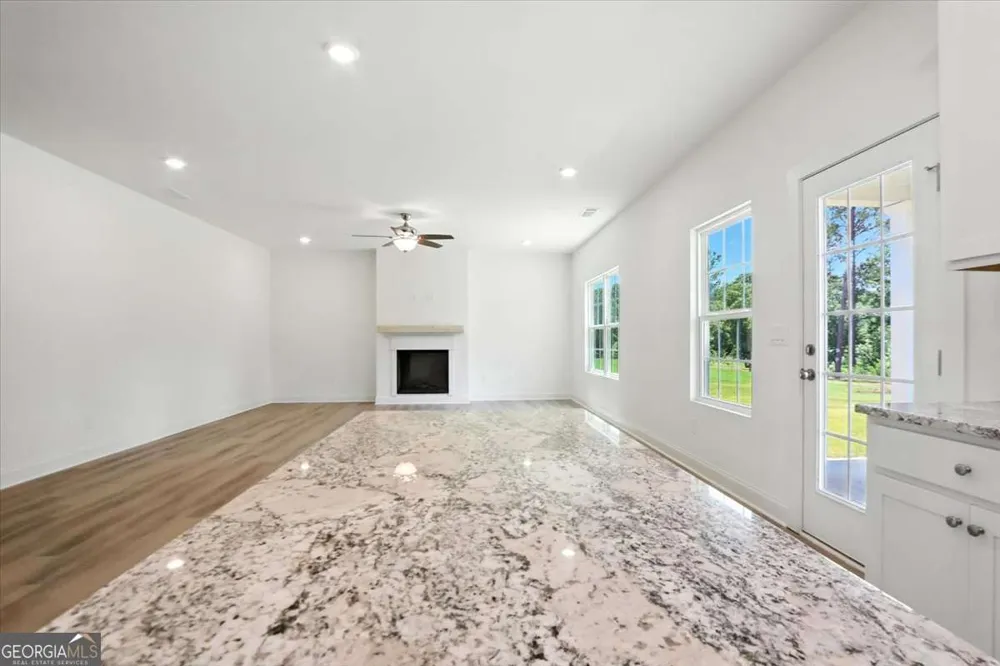 305 Rachel LN Hartwell, GA 30643