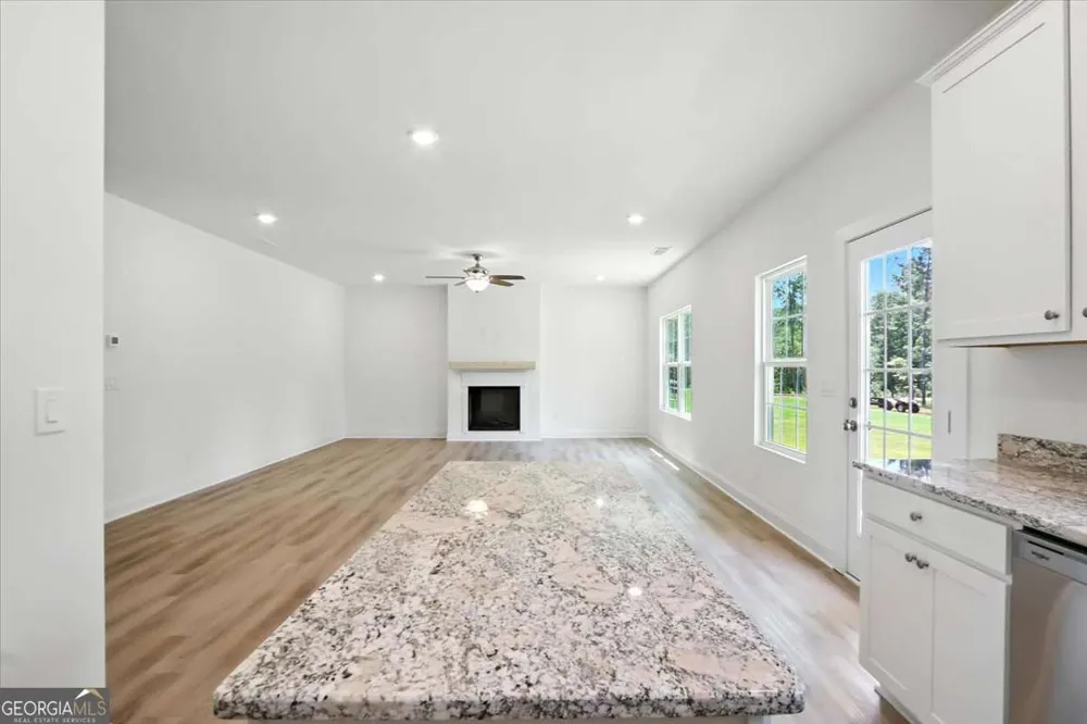 305 Rachel LN Hartwell, GA 30643