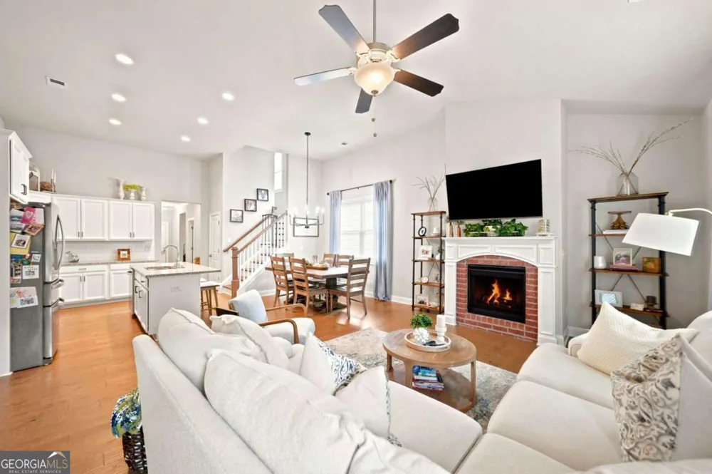 217 Lakeside PL Canton, GA 30114