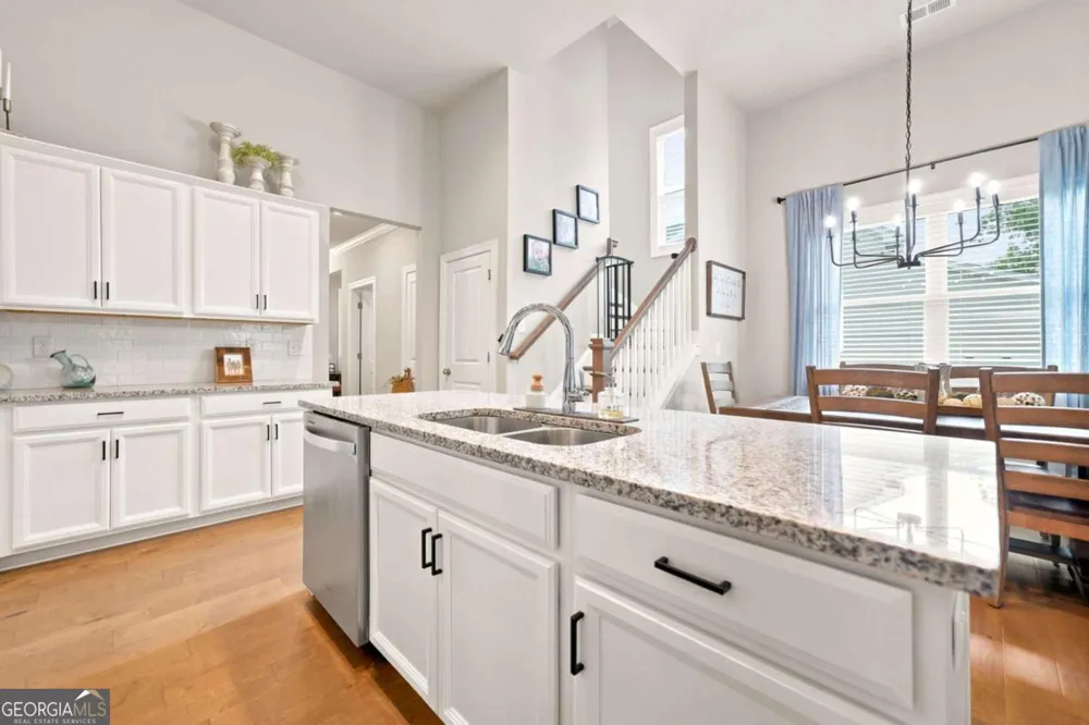 217 Lakeside PL Canton, GA 30114