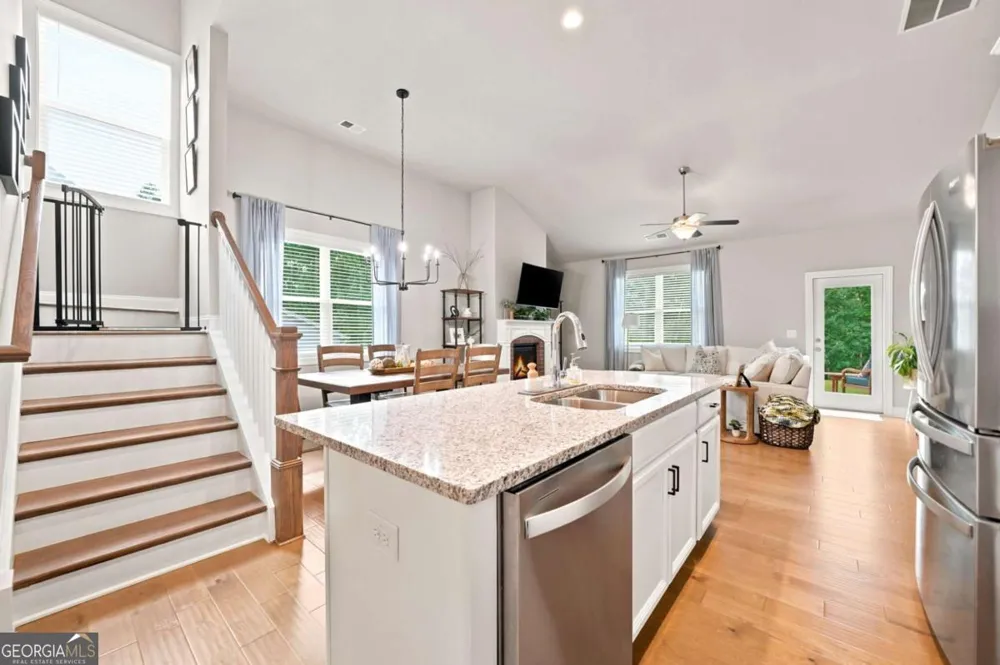 217 Lakeside PL Canton, GA 30114