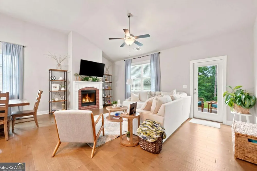 217 Lakeside PL Canton, GA 30114