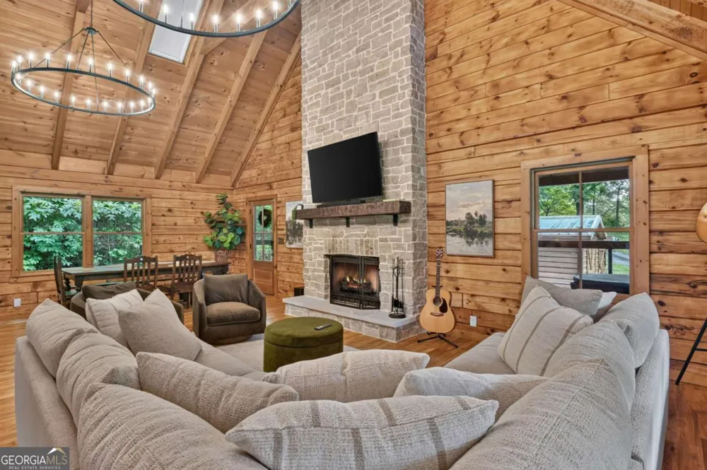 355 Happy Valley LN Morganton, GA 30560
