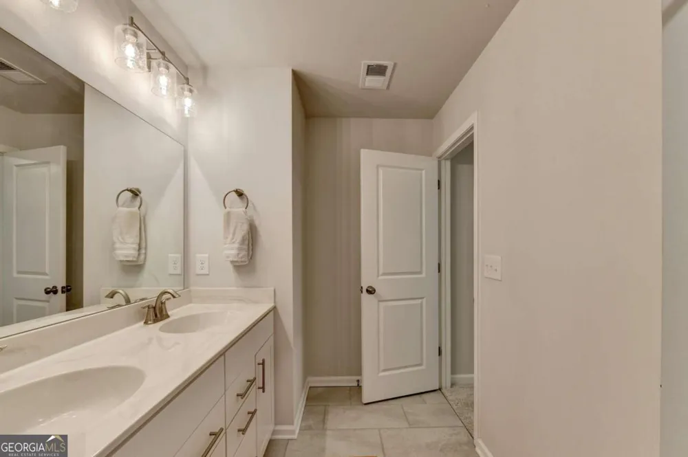 5477 Fountain Head LN Auburn, GA 30011