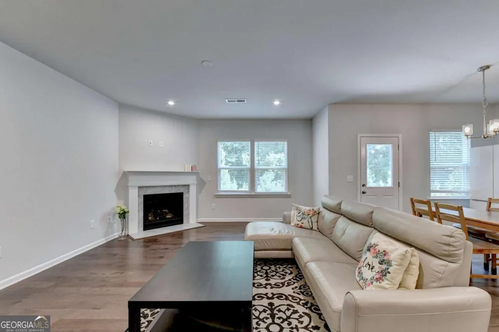 5477 Fountain Head LN Auburn, GA 30011