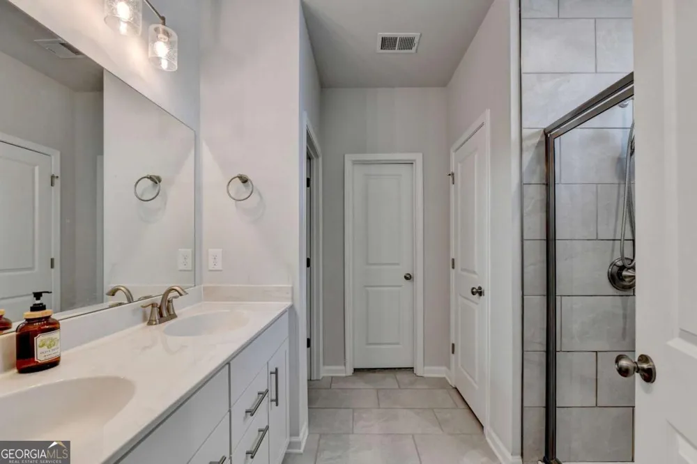 5477 Fountain Head LN Auburn, GA 30011
