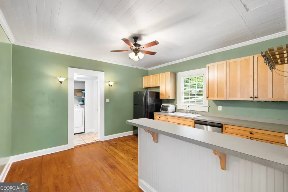 1849 Grove AVE East Point, GA 30344