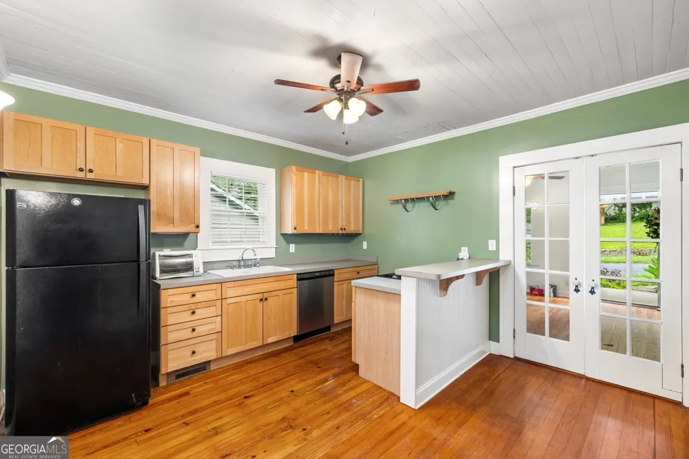 1849 Grove AVE East Point, GA 30344
