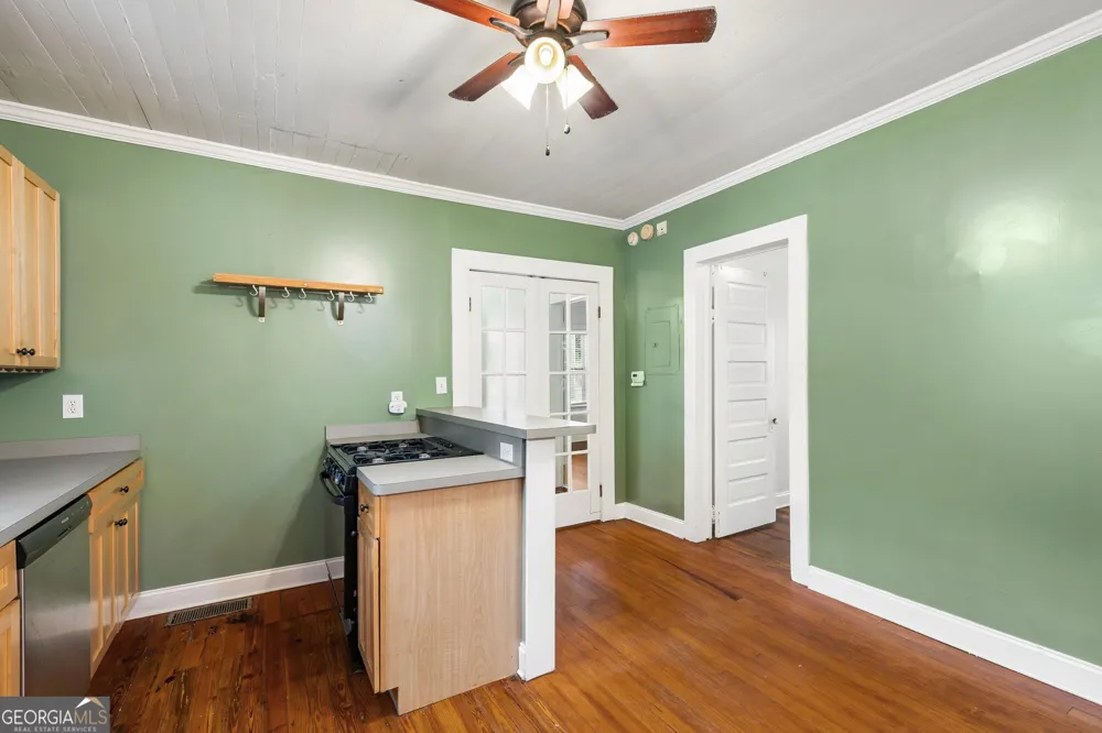 1849 Grove AVE East Point, GA 30344