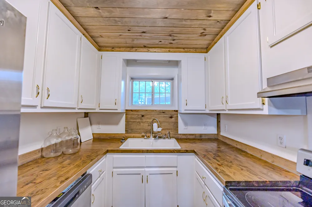 10 W Graham ST Mcrae-Helena, GA 31055